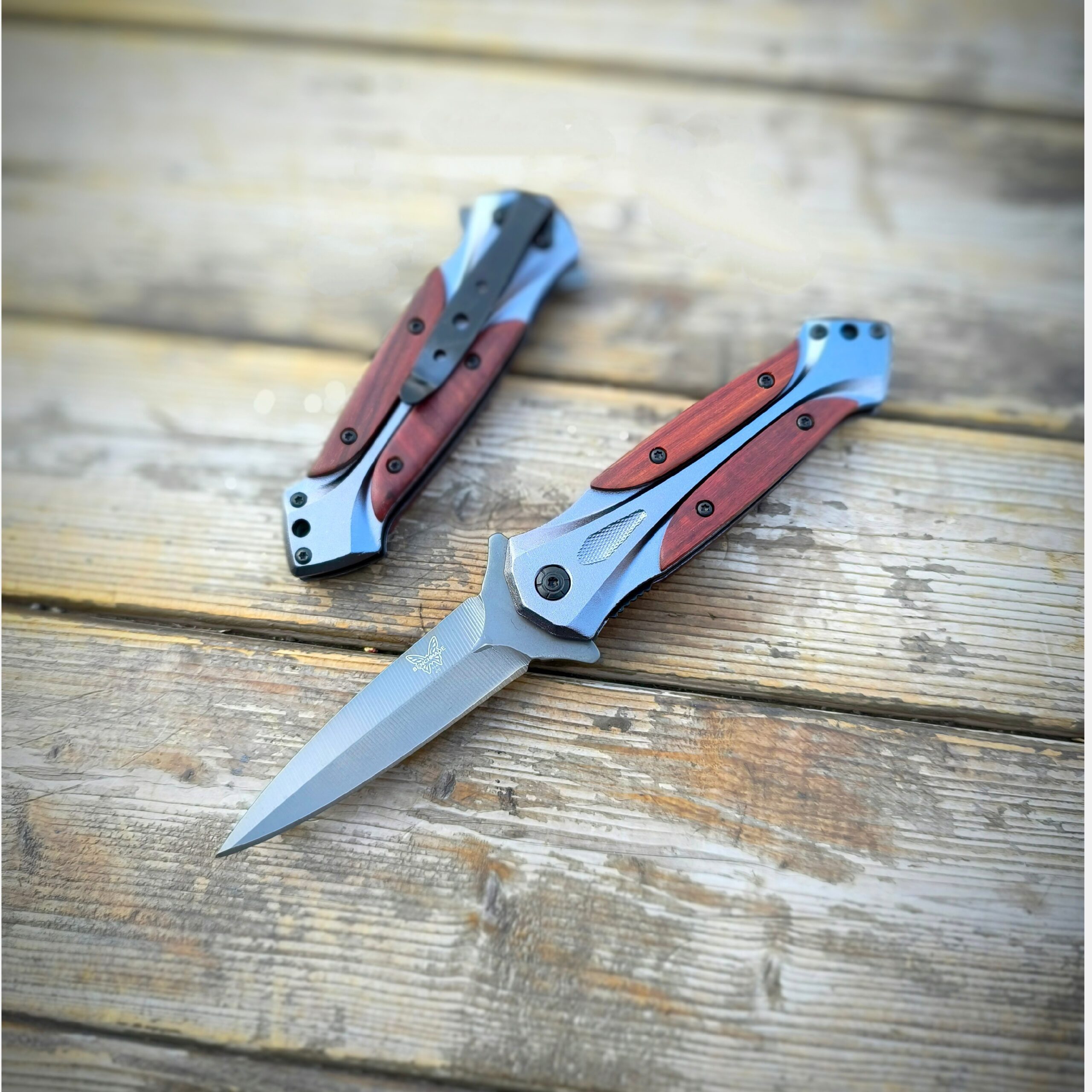 چاقو جیبی دولب بنچمید