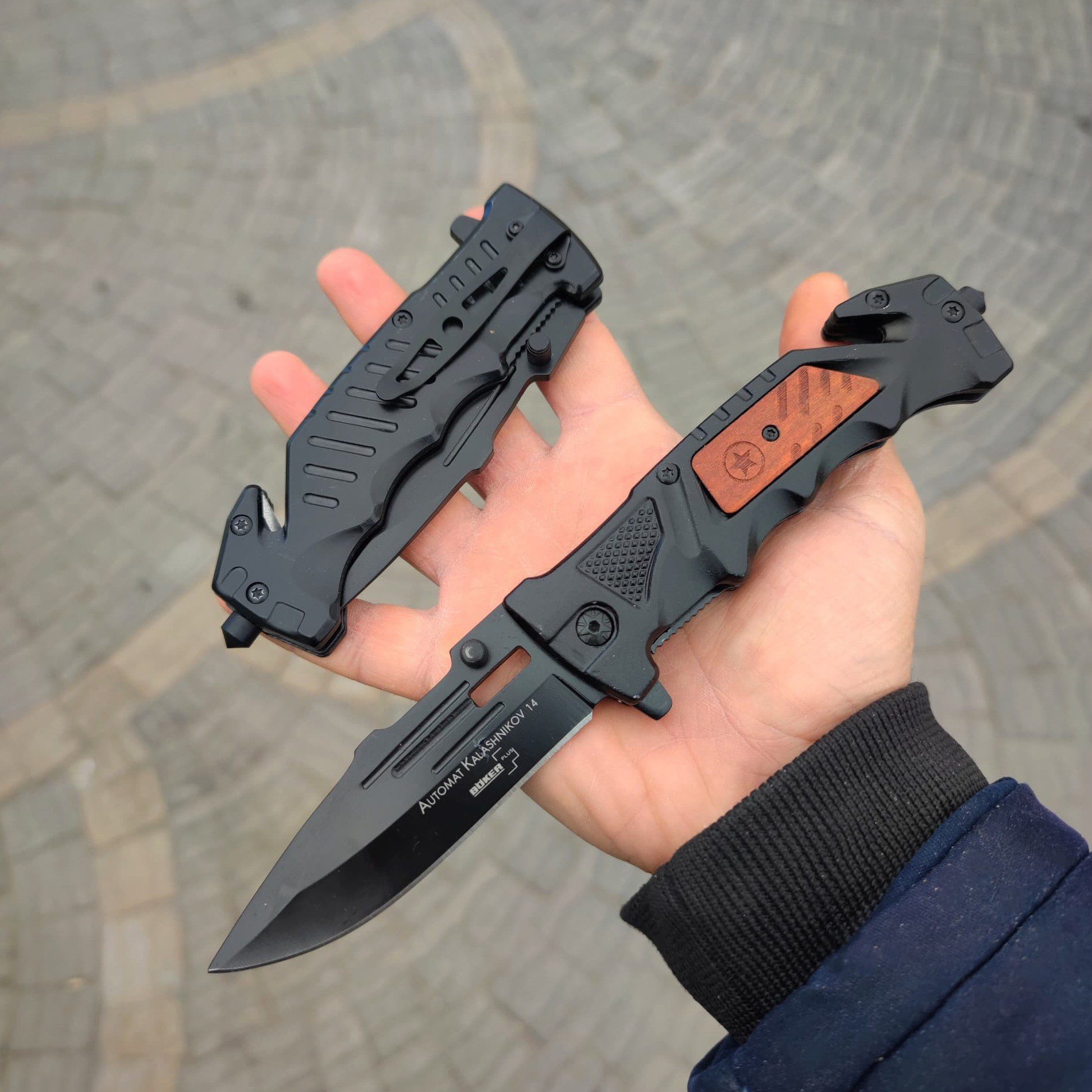 جیبی بوکر کلاشینکف